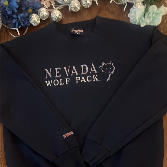 Nevada Wolf Pack Crew Neck - Picture 2 of 8